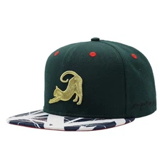 Metallisk broderi Snapback Cap
